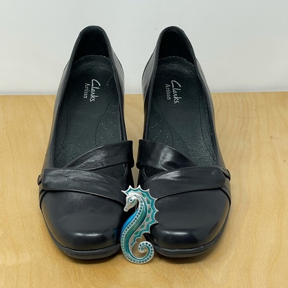 Black Women's Shoes with Seahorse Detail - Picture 2 of 10